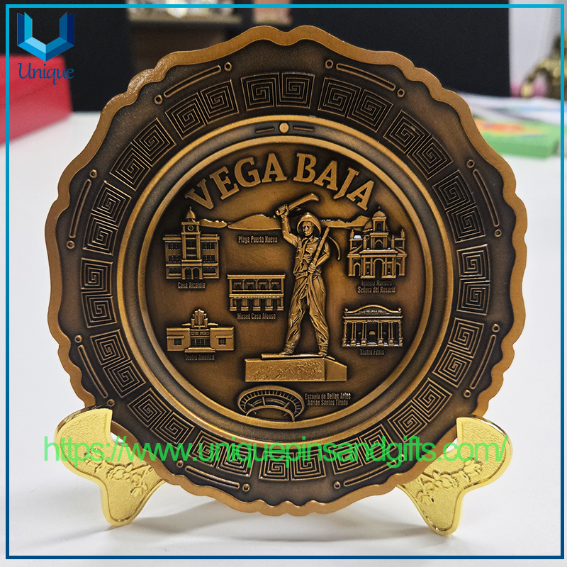 Placa conmemorativa de metal 3D de alto relieve, placa decorativa de recuerdo de turismo de ciudad personalizada con soporte dorado