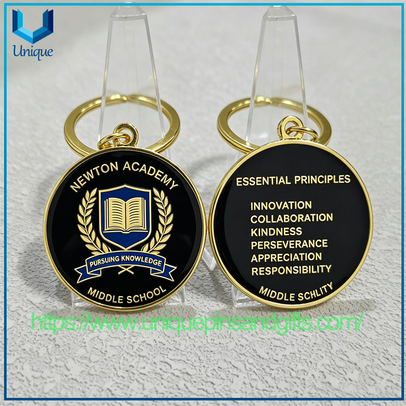 Venta al por mayor de llavero de recuerdo de la escuela secundaria, logotipo personalizado, llavero conmemorativo de esmalte de metal impreso en dos lados para regalo de graduación de estudiante