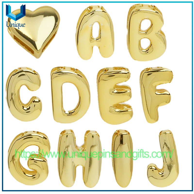 Venta al por mayor, superventas, juego de cadenas de mano DIY con burbujas de superficie lisa de latón de 18k con accesorios de 26 letras para nombres
