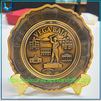 Placa conmemorativa de metal 3D de alto relieve, placa decorativa de recuerdo de turismo de ciudad personalizada con soporte dorado