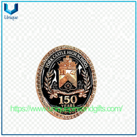 Pin de encargo de la solapa de la insignia de la universidad de la insignia de la escuela de la insignia del metal 3D, borde exterior fijado con diamantes y casquillo plano