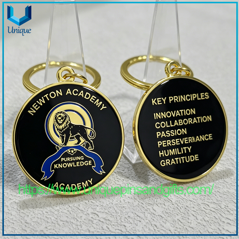 Venta al por mayor de llavero de recuerdo de la escuela secundaria, logotipo personalizado, llavero conmemorativo de esmalte de metal impreso en dos lados para regalo de graduación de estudiante